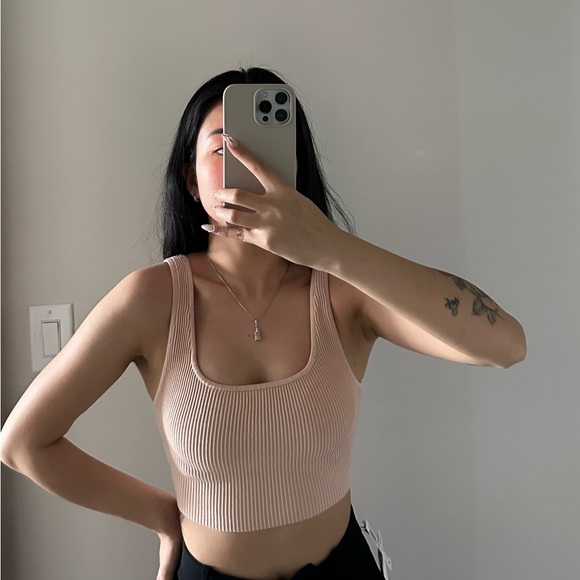 ARITZIA BABATON SCULPT KNIT TANK - Picture 7 of 7